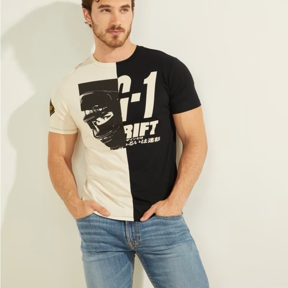 New GUESS Men's Racer Split Graphic T-Shirt SZ M - Picture 6 of 6